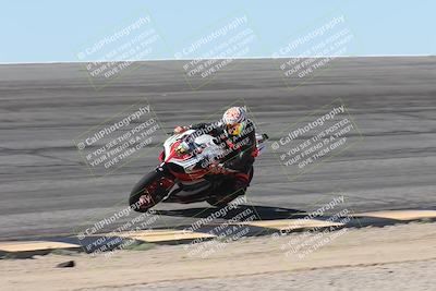 media/Oct-13-2025-Moto Forza (Mon) [[a66d839500]]/4-C Group/Session 2 (Bowl)/